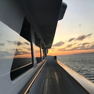 一个上添一个下添口是什么字
